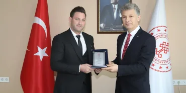 f6e79e80-c803-4ff7-9a7d-21a4257a79fc