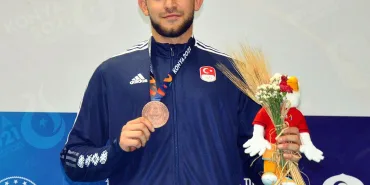 milli karate sporcusu Fatih Şen,