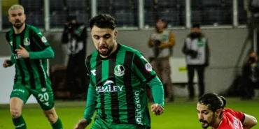 sakaryaspor-da-4-futbolcu-cezali_b06b3