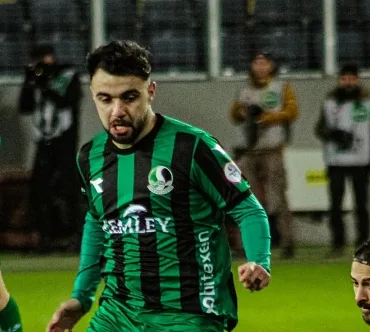 sakaryaspor-da-4-futbolcu-cezali_b06b3