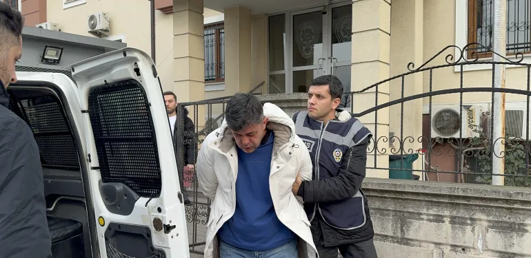 ORYANTAL SEVGİLİSİNİ ÖLDÜREN ŞAHIS ADLİYEYE SEVK EDİLDİ EĞLENCE MEKANINI BIRAKMASINI İSTEDİ, OLUMLU CEVAP ALAMAYINCA ÖLDÜRDÜ ORYANTAL SEVGİLİSİ İÇİN EŞİNDEN AYRILMIŞ
