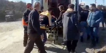 SAKARYA'DA ARAZİ ARACI DEREYE UÇTU: 3 AĞIR YARALI