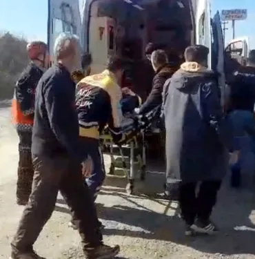 SAKARYA'DA ARAZİ ARACI DEREYE UÇTU: 3 AĞIR YARALI