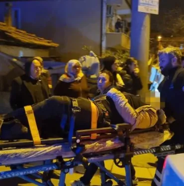 OTOMOBİL İLE MOTOSİKLET KAFA KAFAYA ÇARPIŞTI: KAZA ANI KAMERADA