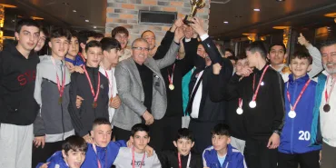 Arifiyespor U14 kupasını (42)