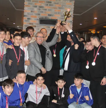 Arifiyespor U14 kupasını (42)
