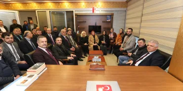 BAŞKAN RAHMİ ŞENGÜL’DEN MHP İLÇE TEŞKİLATINA ZİYARET (1)