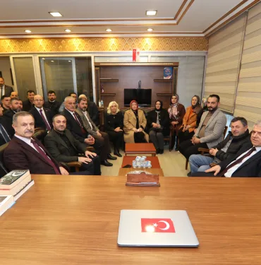 BAŞKAN RAHMİ ŞENGÜL’DEN MHP İLÇE TEŞKİLATINA ZİYARET (1)