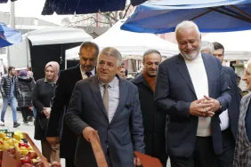 BAŞKAN ŞENGÜL PAZAR ESNAFINI GEZDİ (4)