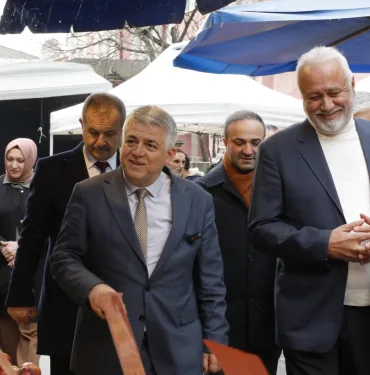 BAŞKAN ŞENGÜL PAZAR ESNAFINI GEZDİ (4)