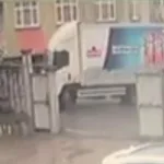 GERİ MANEVRA YAPAN KAMYONETİN ALTINDA KALAN KADIN HAYATINI KAYBETTİ