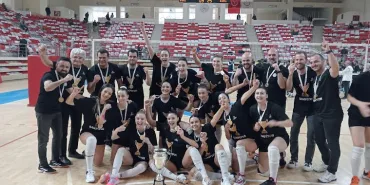 Eczacıya deviren kızlar namağlup şampiyon