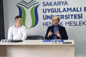 Hendek MYO öğrencileri sektör tavsiyelerini dinledi