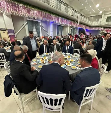 Gençler İYİ’LERİN yanında