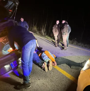 'DUR' İHTARINA UYMAYIP KAÇARKEN KAZA YAPTILAR: UYUŞTURUCU İLE YAKALANDILAR FİLM GİBİ KOVALAMACA KİLOMETRELERCE KAÇTILAR, BÖYLE YAKALANDILAR