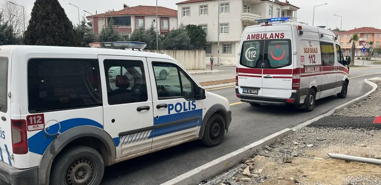 KİRAYI ALMAYA GELEN EV SAHİBİ ULAŞAMAYINCA ACI GERÇEK ORTAYA ÇIKTI SAKARYA'DA 66 YAŞINDAKİ ADAM EVİNDE ÖLÜ BULUNDU
