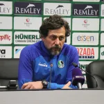 Sakaryaspor teknik sorumlusu Turgay Karslı:"Kötü oyuna karşın 3 puan aldık."