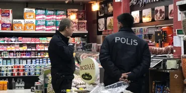 MARKETTE ELİNİ KIYMA MAKİNESİNE KAPTIRMIŞTI: ELİ AMELİYATLA KESİLDİ