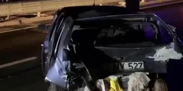 YENİ AÇILAN KÖPRÜLÜ KAVŞAKTA İKİ OTOMOBİL ÇARPIŞTI: 5 HAFİF YARALI