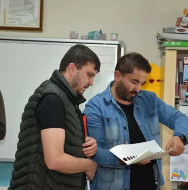 GÖRME ENGELLİ VATANDAŞ, ÖZEL GELİŞTİRİLEN PUSULA İLE OYUNU KULLANDI