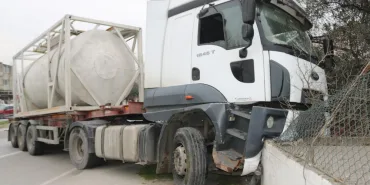 Tır sürücüsü direksiyon başında kalp krizi geçirdi, D-650’de faciadan dönüldü