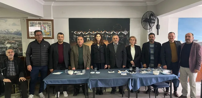 thumbnail_1 DEVA ADAYI ERDOĞAN IN ARİFİYE ERZURUMLULAR DERNEĞİ ZİYARETİ (4)