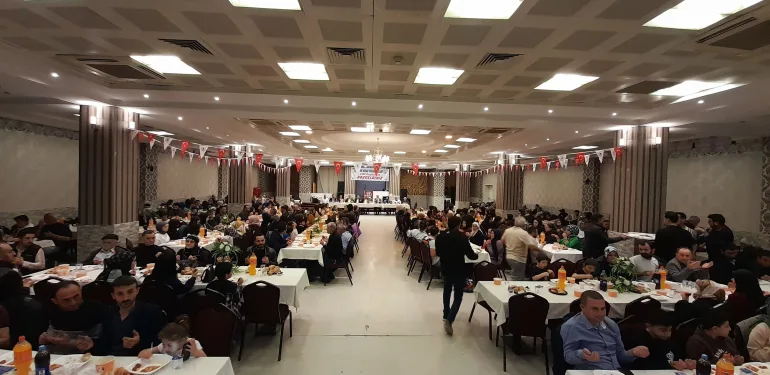 GURBETTEKİ HEMŞEHRİLER BU İFTAR PROGRAMINDA BİR ARAYA GELDİ