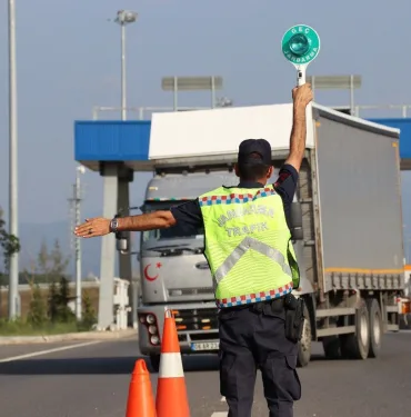 JANDARMA DENETLEDİ, BİR AYDA 626 ARAÇ VE 157 SÜRÜCÜ TRAFİKTEN MEN EDİLDİ