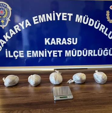 ORMANLIK ALANA GÖMÜLEN BİR KİLO ESRAR POLİS EKİPLERİNCE BULUNDU