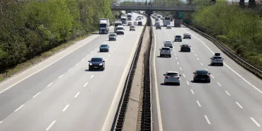 ANADOLU OTOYOLU SAKARYA GEÇİŞİNDE AKICI BAYRAM TRAFİĞİ