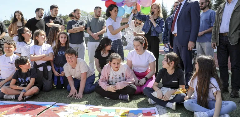SUBÜ'DE OTİZM FARKINDALIK GÜNÜ KUTLANDI