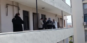 GEÇEN SENE CESET BULUNAN EVDE BU SENE DE 2 CANSIZ BEDEN BULUNDU TATİL SİTESİNDE ÇÜRÜMEYE BAŞLAMIŞ 2 ERKEK CESEDİ BULUNDU