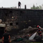 MEYVE KASALARI TUTUŞTU, BARAKA KÜL OLDU