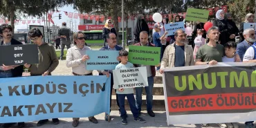 FİLİSTİN İÇİN TEK YÜREK OLDULAR SAKARYA'DA İSRAİL'İN GAZZE'YE YÖNELİK SALDIRILARI PROTESTO EDİLDİ