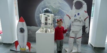 ASTRONOTLUK ÇOCUKLAR İÇİN ARTIK HAYAL DEĞİL İLK TÜRK ASTRONOTUN UZAY YOLCULUĞU SONRASINDA PLANETARYUM'A MİNİKLERDEN YOĞUN İLGİ