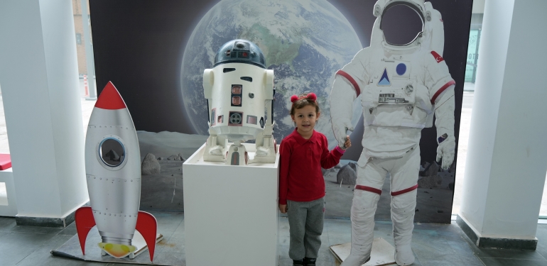 ASTRONOTLUK ÇOCUKLAR İÇİN ARTIK HAYAL DEĞİL İLK TÜRK ASTRONOTUN UZAY YOLCULUĞU SONRASINDA PLANETARYUM'A MİNİKLERDEN YOĞUN İLGİ