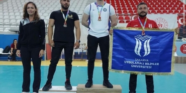 BİR GÜN ÖNCE ŞAMPİYONADA BAŞARI ELDE ETMİŞTİ, AĞACA ACILI HALDE BULUNDU 25 YAŞINDAKİ MİLLİ SPORCU KALDIRILDIĞI HASTANEDE YAŞAMINI YİTİRDİ