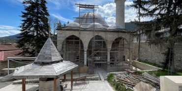 BİRÇOK BADİRE ATLATAN OSMANLI'NIN 508 YILLIK CAMİSİ, TARİHE TANIKLIK EDİYOR