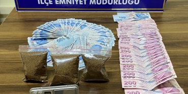 POLİS ŞÜPHE ÜZERİNE DURDURDU, ÜZERİNDEN BAKIN NELER ÇIKTI