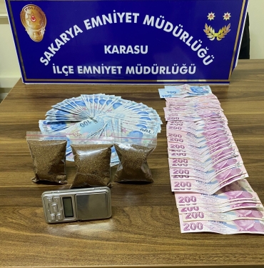 POLİS ŞÜPHE ÜZERİNE DURDURDU, ÜZERİNDEN BAKIN NELER ÇIKTI