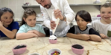 KEKLER MİNİK ELLERDEN ÇIKTI