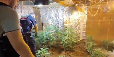 EVİNİN DEPOSUNU UYUŞTURUCU SERASINA ÇEVİRMİŞ