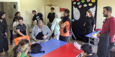 OTİZM FARKINDALIK EĞİTİMİNİ İŞ DÜNYASINDAN ALDILAR