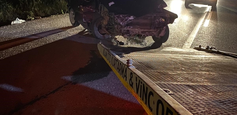 PARK ETTİĞİ OTOMOBİLDEN İNDİ, BAŞKA ARACIN ÇARPMASI NETİCESİNDE HAYATINI KAYBETTİ
