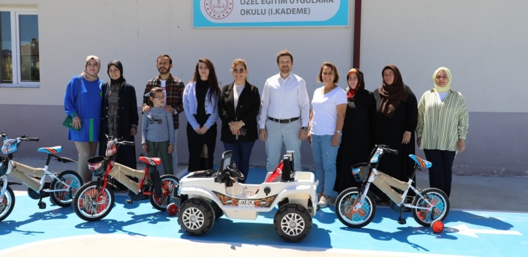 ÖZEL ÖĞRENCİLER TRAFİK PARKLA SOSYAL HAYATA ADAPTE OLUYOR