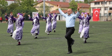 KURSİYERİ SAKATLANINCA YERİNE ÖĞRETMENİ GİRDİ: "EN SON 20 YIL ÖNCE OYNADIM"