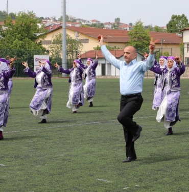 KURSİYERİ SAKATLANINCA YERİNE ÖĞRETMENİ GİRDİ: "EN SON 20 YIL ÖNCE OYNADIM"