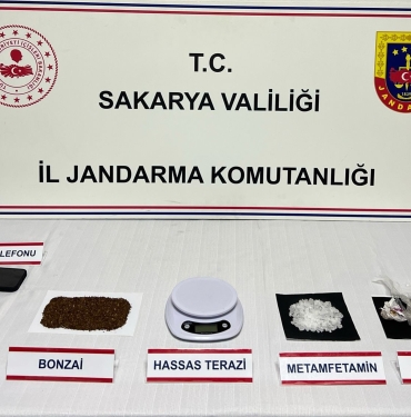 JANDARMADAN UYUŞTURUCU OPERASYONU: 4 GÖZALTI