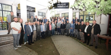 photo_5895492575912117292_y