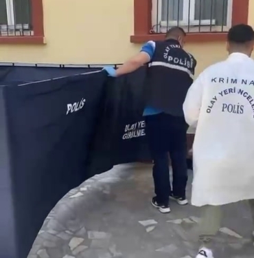 ÖLÜM ONU CAMİ AVLUSUNDA BULDU